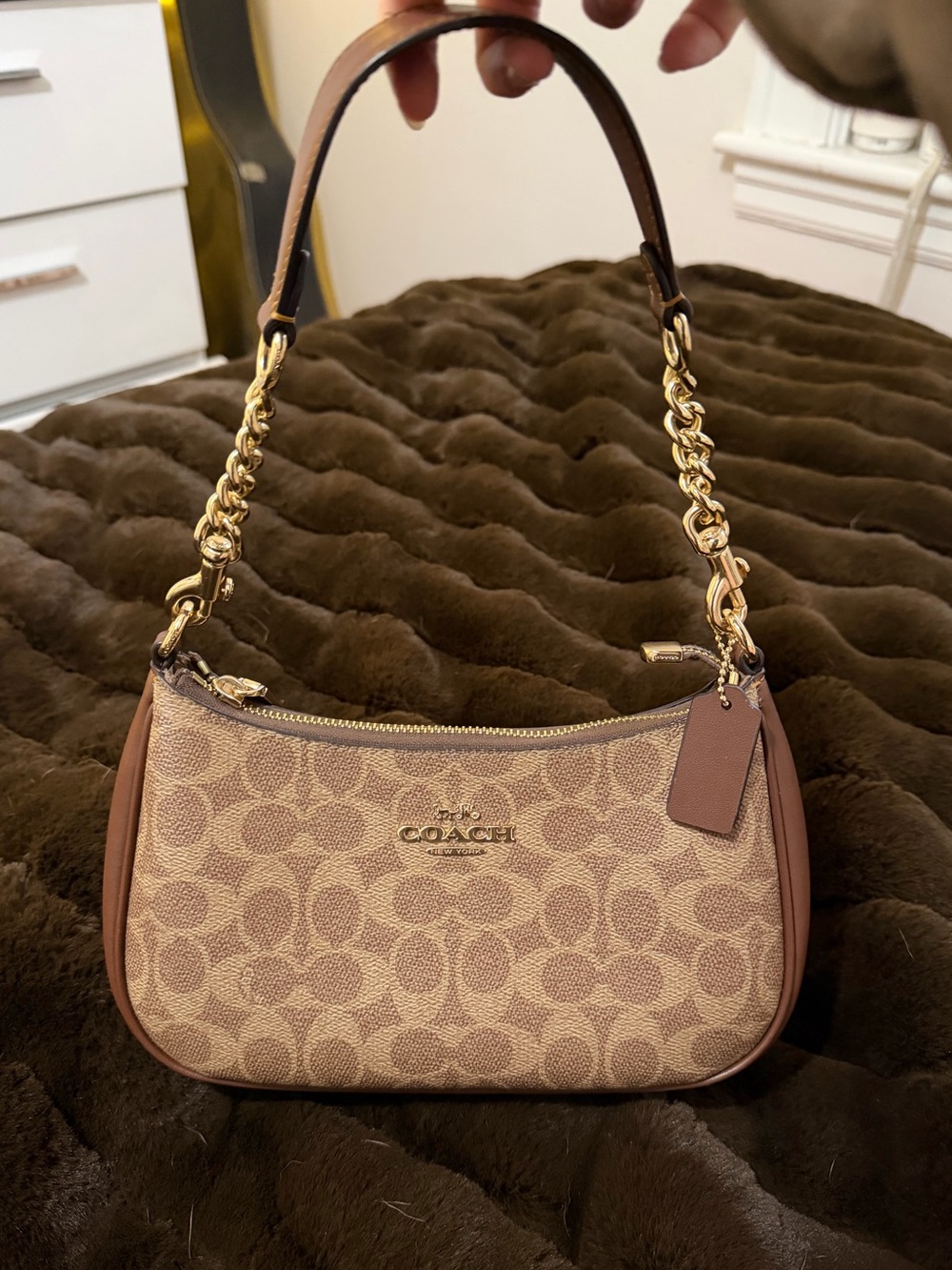 Coach Teri Shoulder Bag Signature Canvas